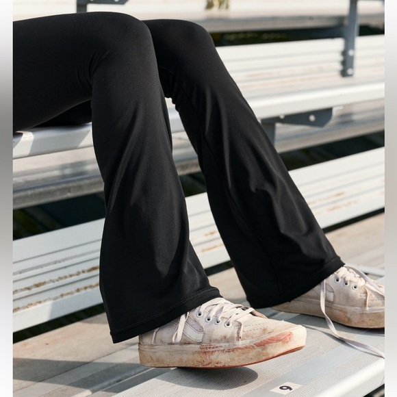 AE aerie real me high waisted crossover flare legging - Picture 2 of 3